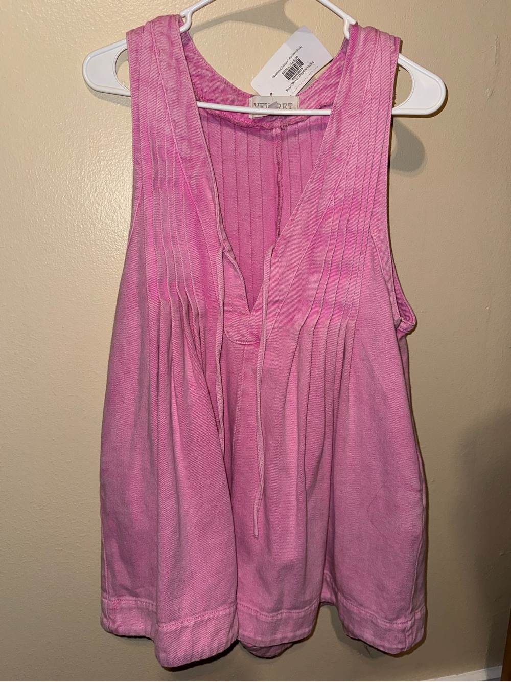 KUT from the Kloth Pink Pintuck V-Neck Sleeveless Jumpsuit Romper